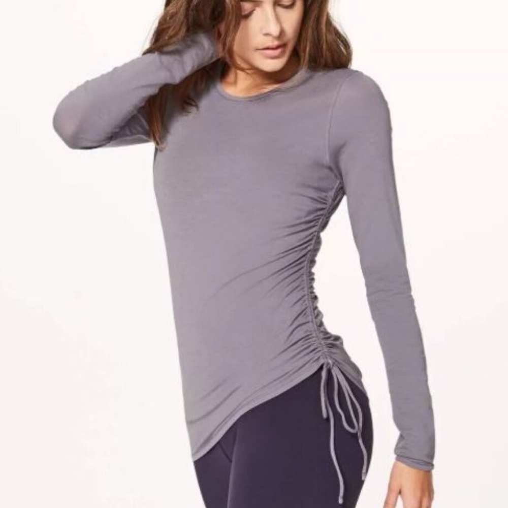 Lululemon Size 6 Cinch It Long Sleeve Ruched
Side Tee Dusky Lavender Stretch